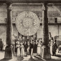 Fig. 8. Vista della mostra Ancient and Modern Mexico, Egiptian Hall, Piccadilly, Londra 1824. Si notino le copie della Piedra del Sol, al centro, e della Coatlicue, a destra. Litografia di Agostino Aglio, Guildhall Library, Corporation of London.