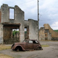 Fig. 6. Veduta delle rovine del villaggio di Oradour-sur-Glane (Francia), distrutto dalle SS nel 1944, conservate come monumento nazionale alla memoria