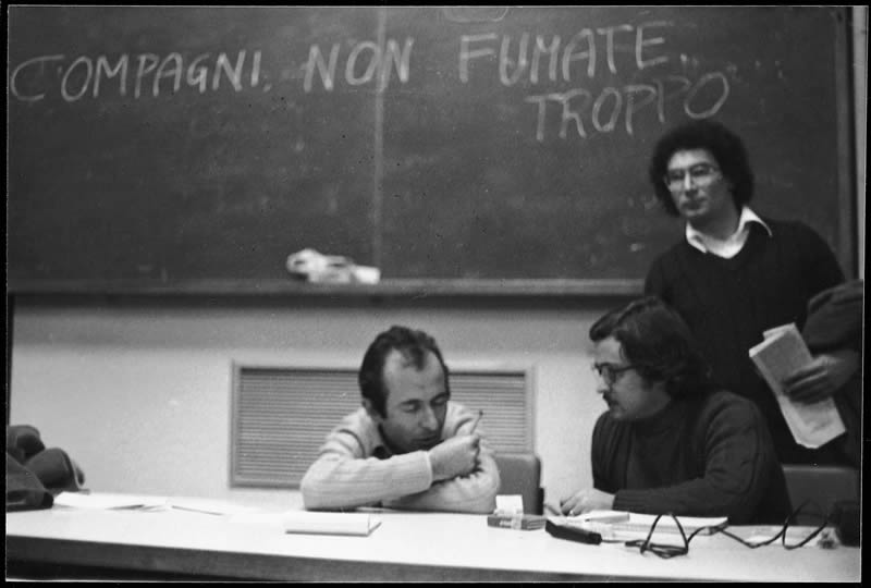 1972 Macerata, Valentino Parlato all’Università di Macerata; foto di Renato Pasqualetti, tratta da S. Casilio, M. Paolucci (eds), Scatti in movimento. Dalla metropoli alla
provincia: l’Italia e le Marche negli anni sessanta e settanta, Macerata, Eum, 2009.